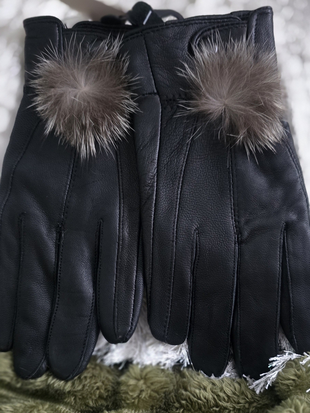 Source Unknown Black Leather Gloves with Gray Fur Poms